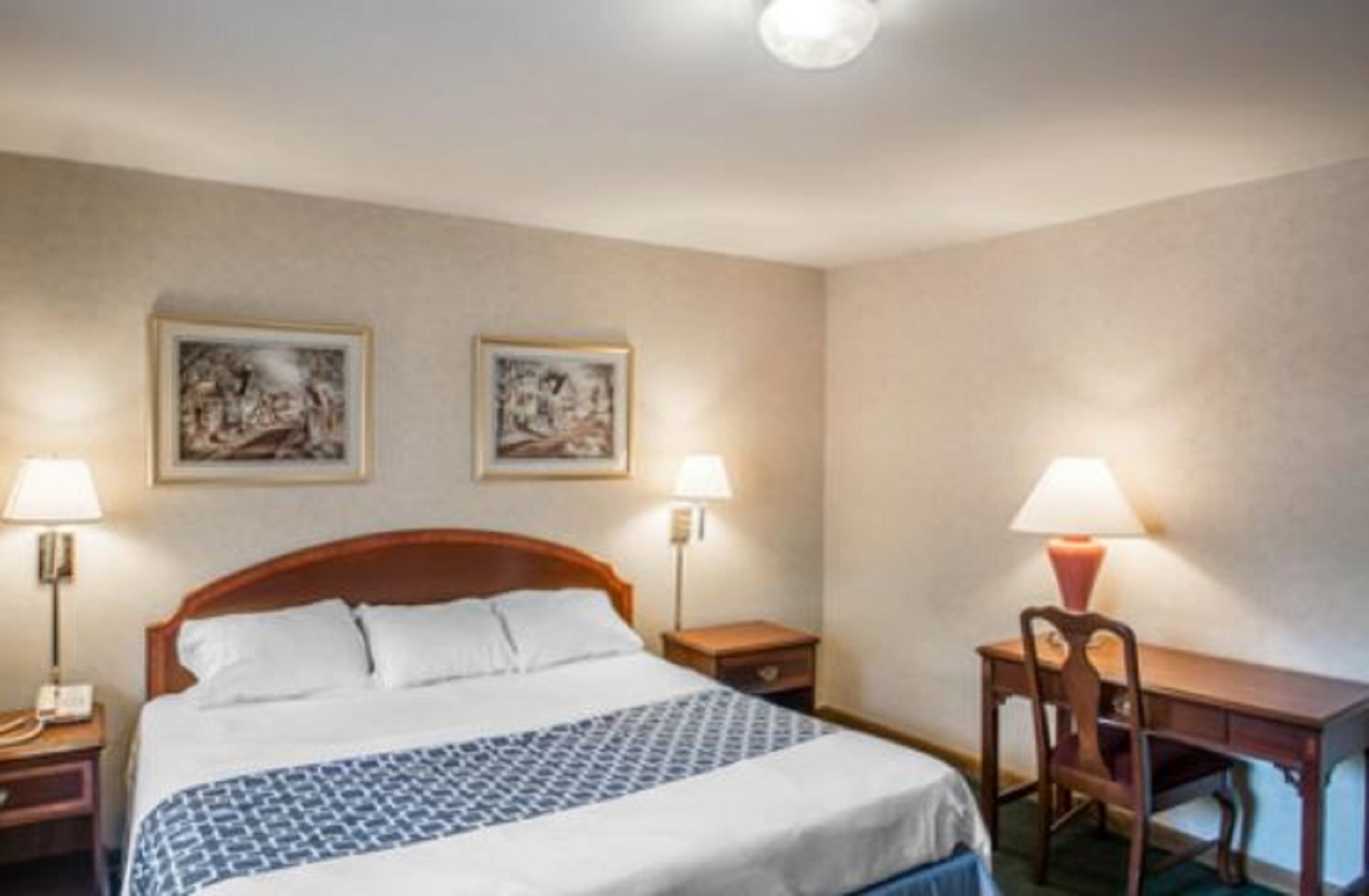 غرفة بسرير كينج، Econo Lodge Hornell 6/6