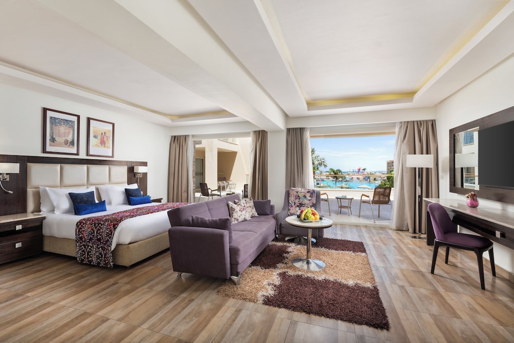 JUNIOR SUITE POOL VIEW