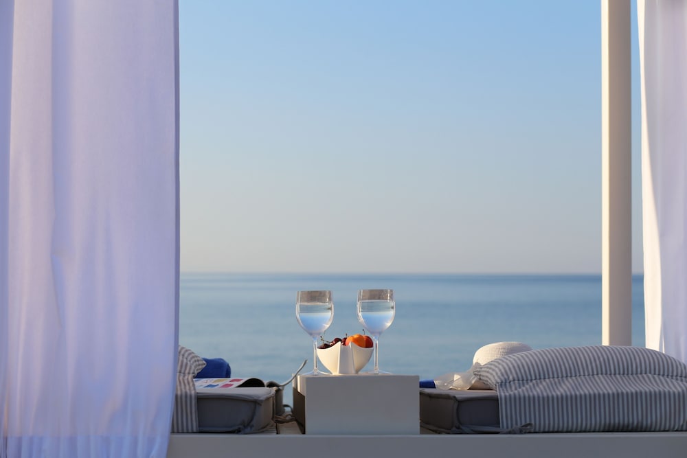 Mareggio Exclusive Residences And Suites 45/50