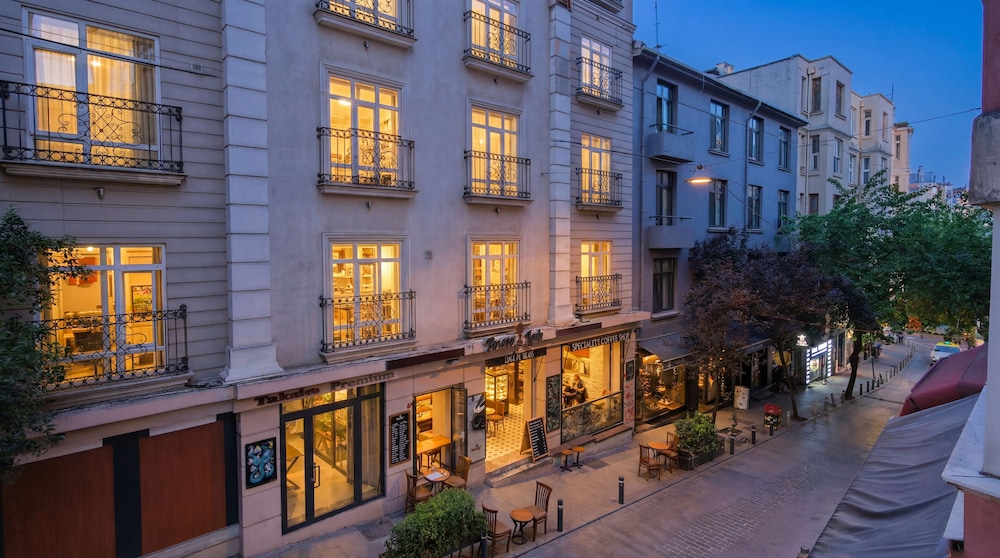 Taksim Premium Hotel 9/70
