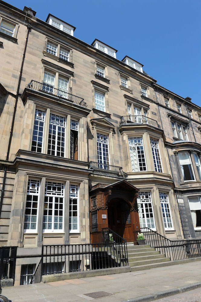 B+B Edinburgh Hotel photo1
