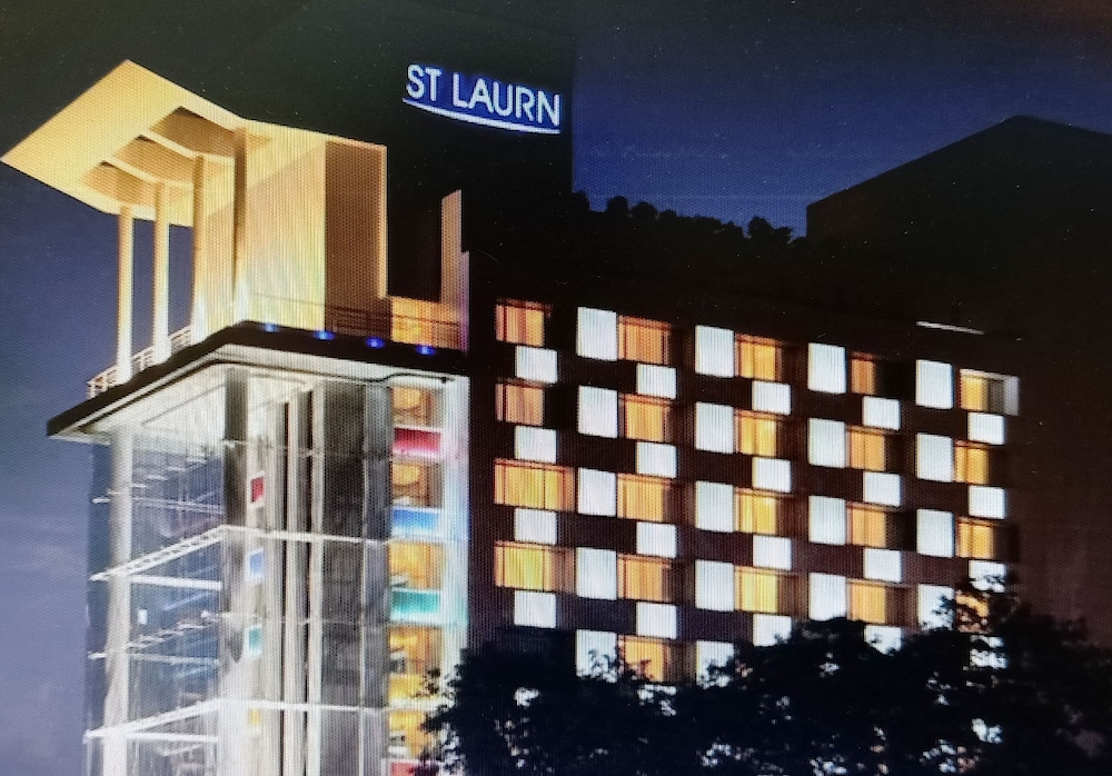 St Laurn Business Hotel 1/15