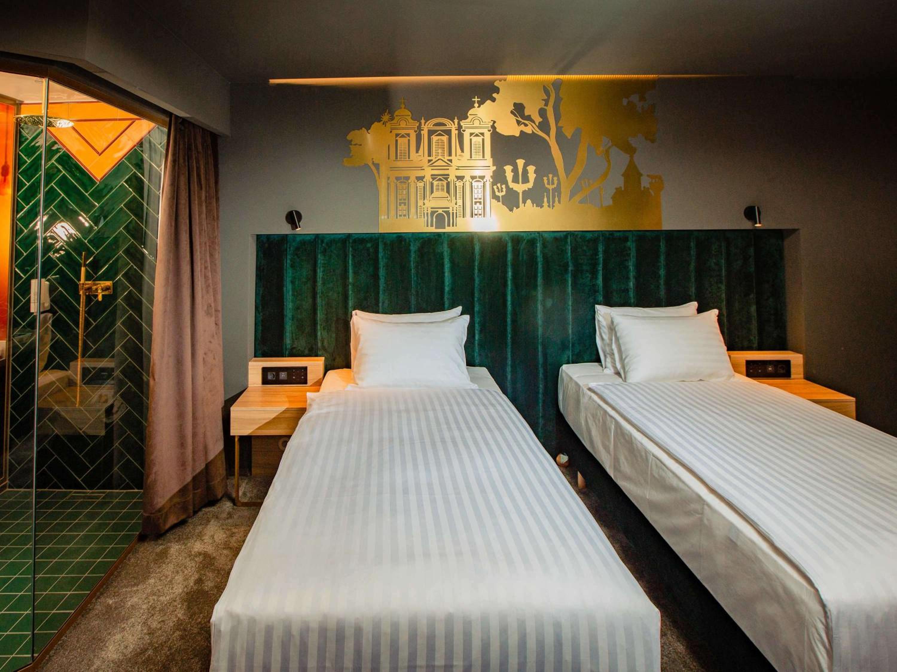 Room, Twin Beds