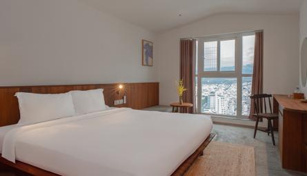 Rustic, Deluxe, Queen Bed, City View