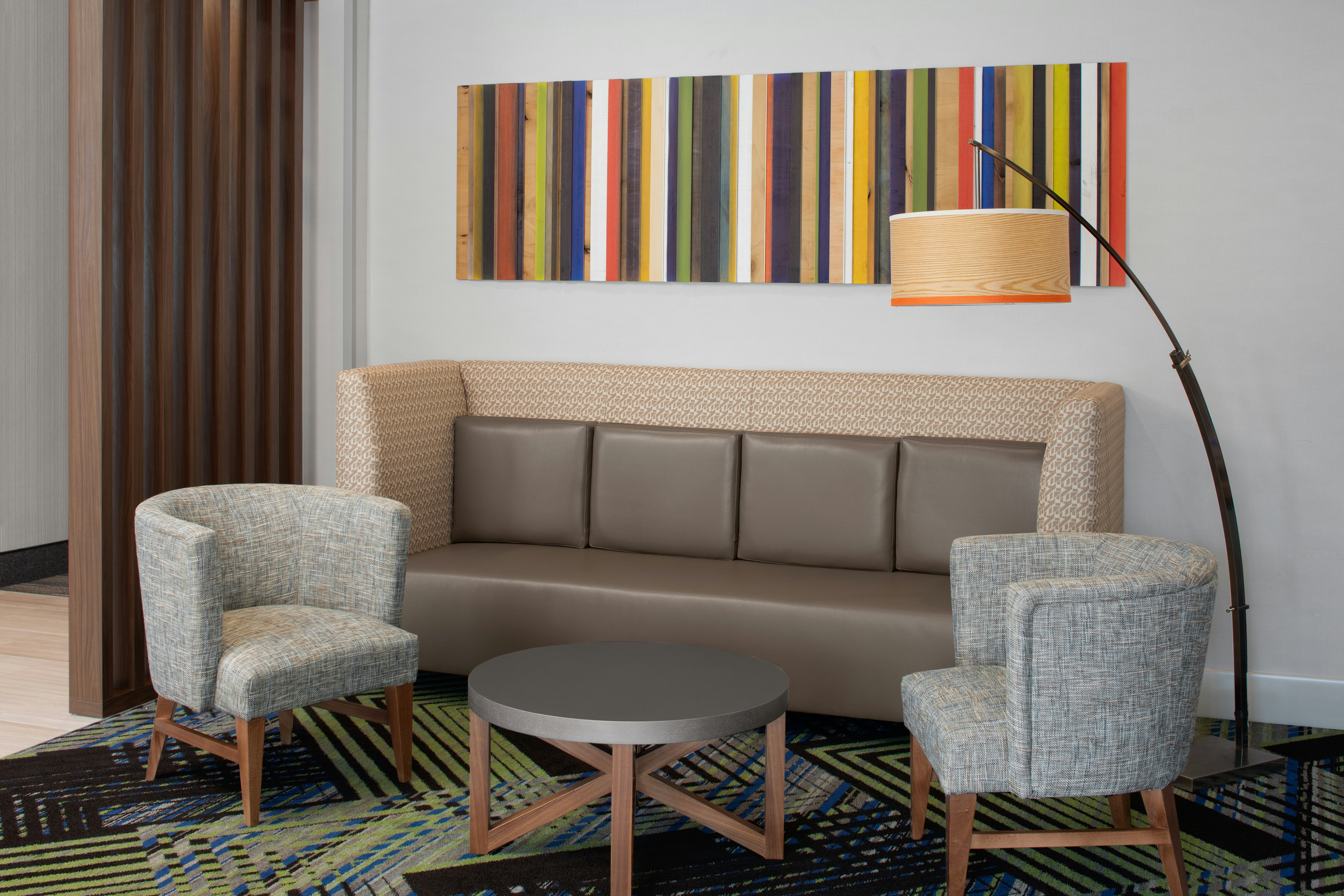 Holiday Inn Express & Suites Woodside LaGuardia Airport 23/30