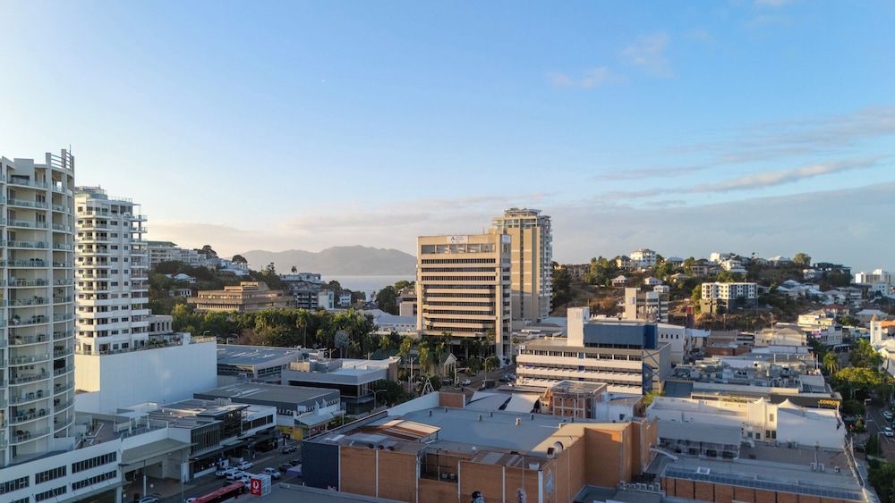 Madison Plaza Townsville 62/64