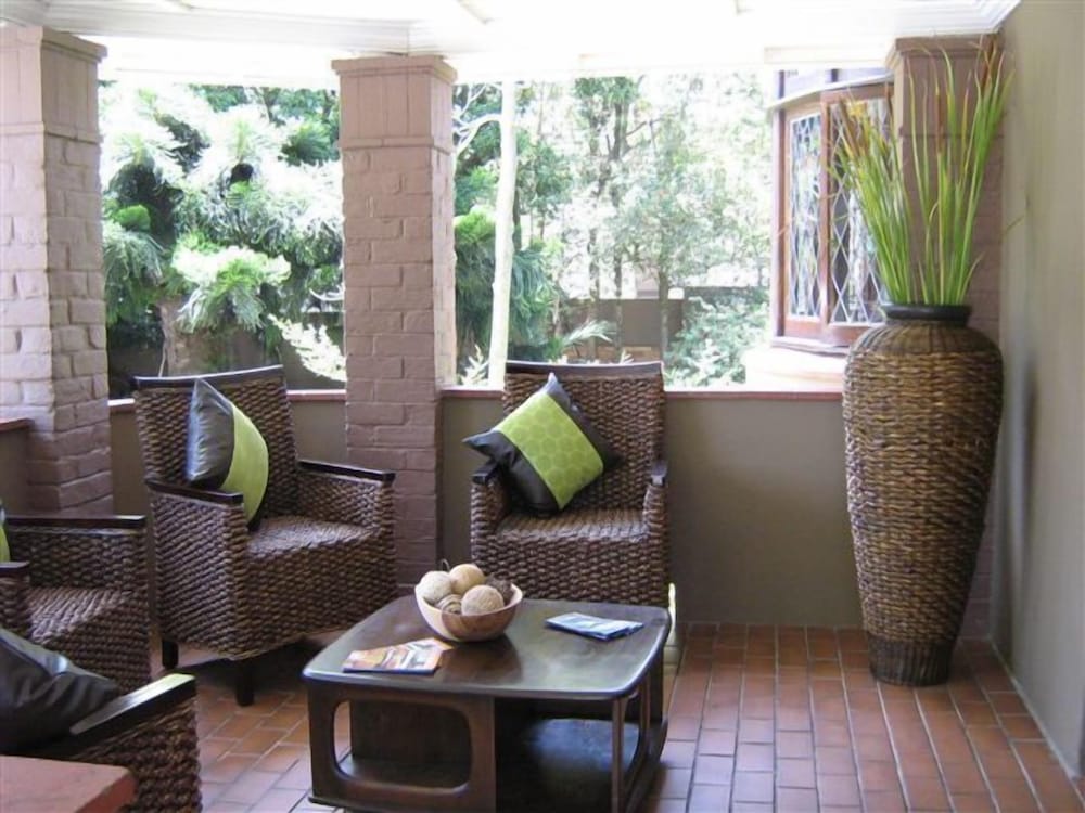 Palm Tree Manor 21/47