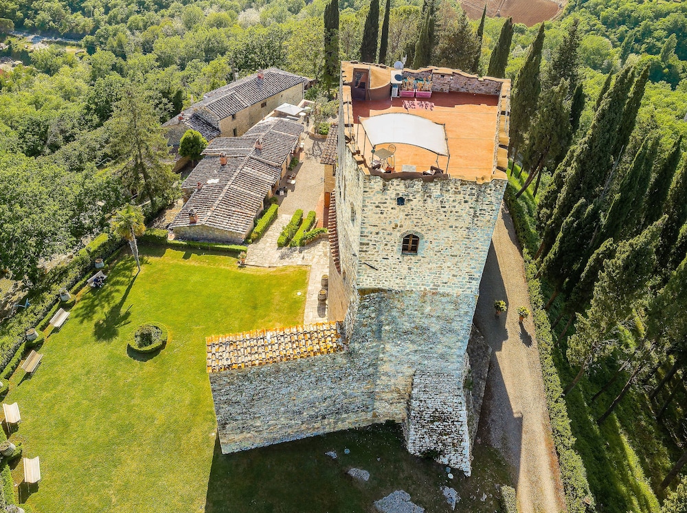 Castello di Tornano 46/48