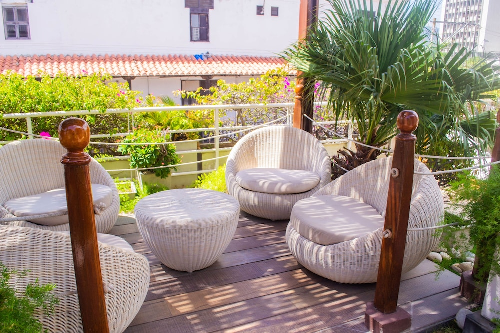HOTEL BOUTIQUE DON PEPE 51/72