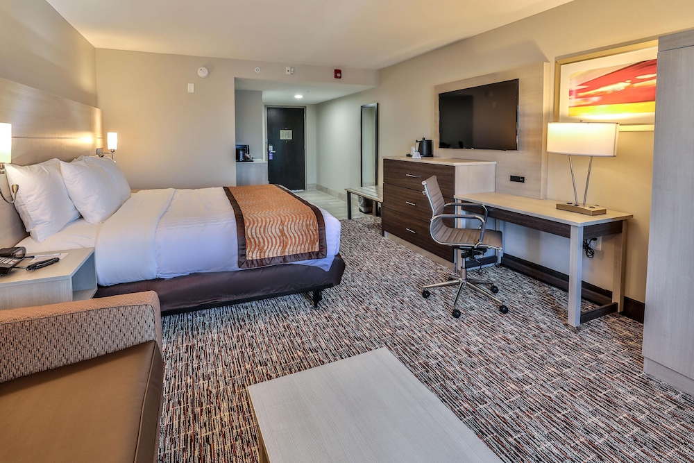 Best Western Plus Executive Residency Nashville 21/34
