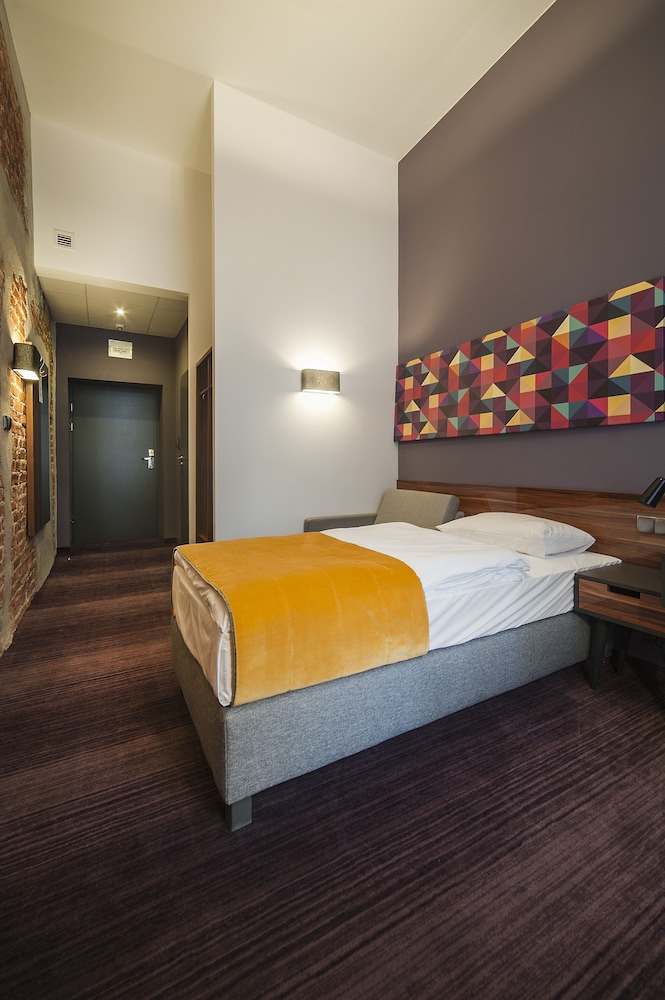 Hotel Tobaco 8/47