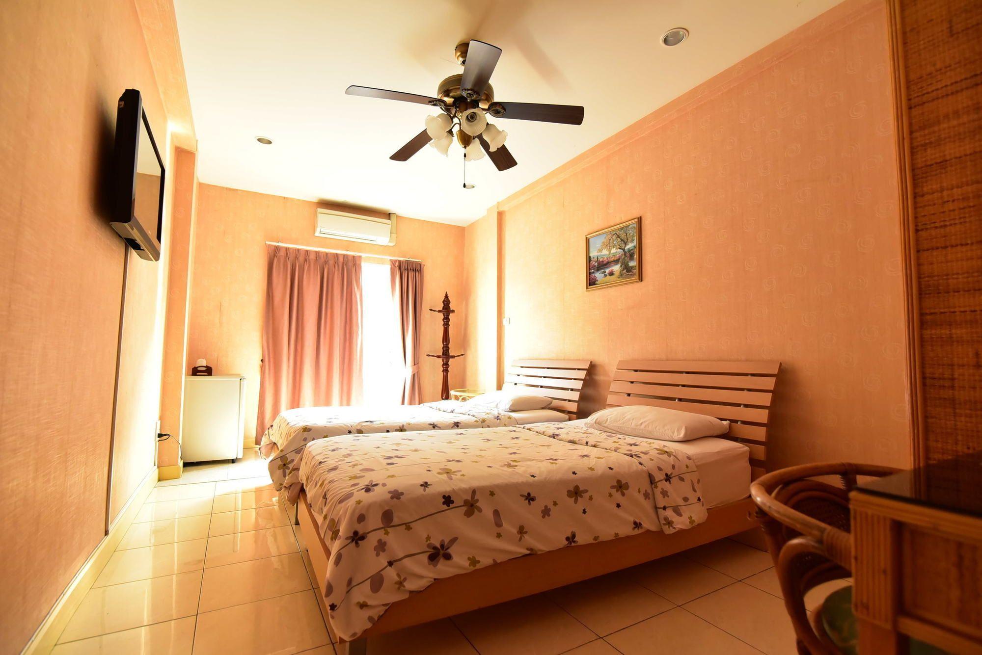 Sansabai House Hotel 8/49