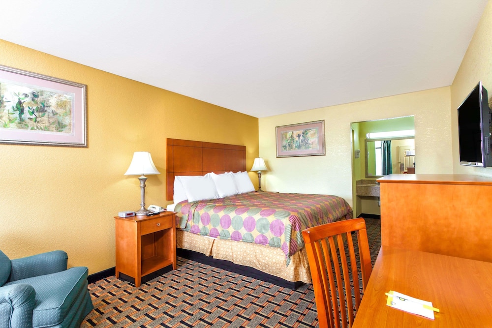 Days Inn by Wyndham Lebanon 10/35