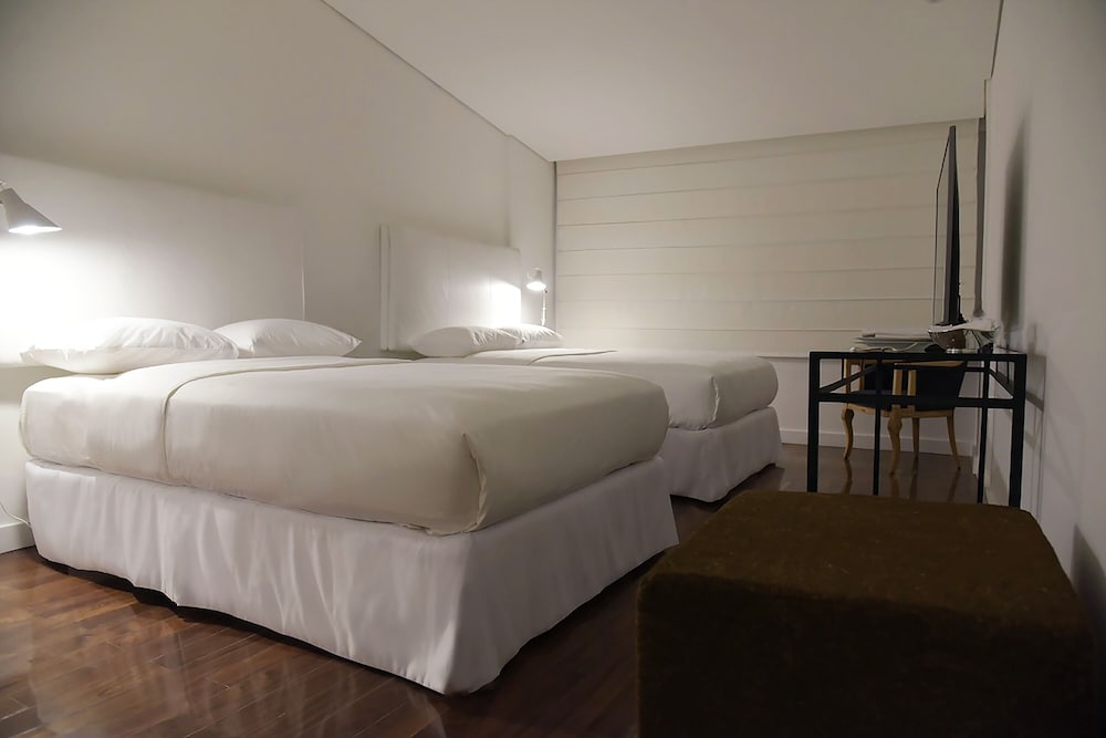 PREMIER, DOUBLE BED