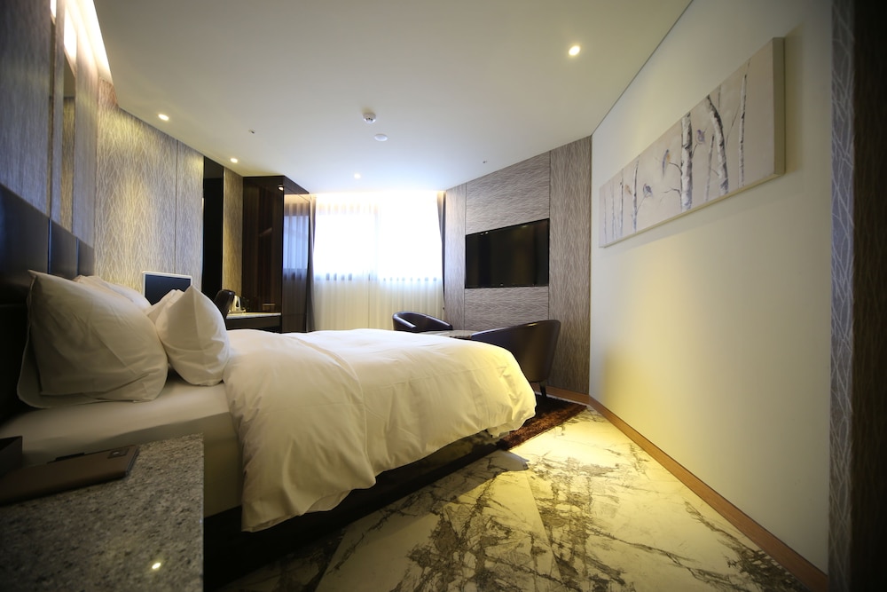 Galmea First Hotel 16/50