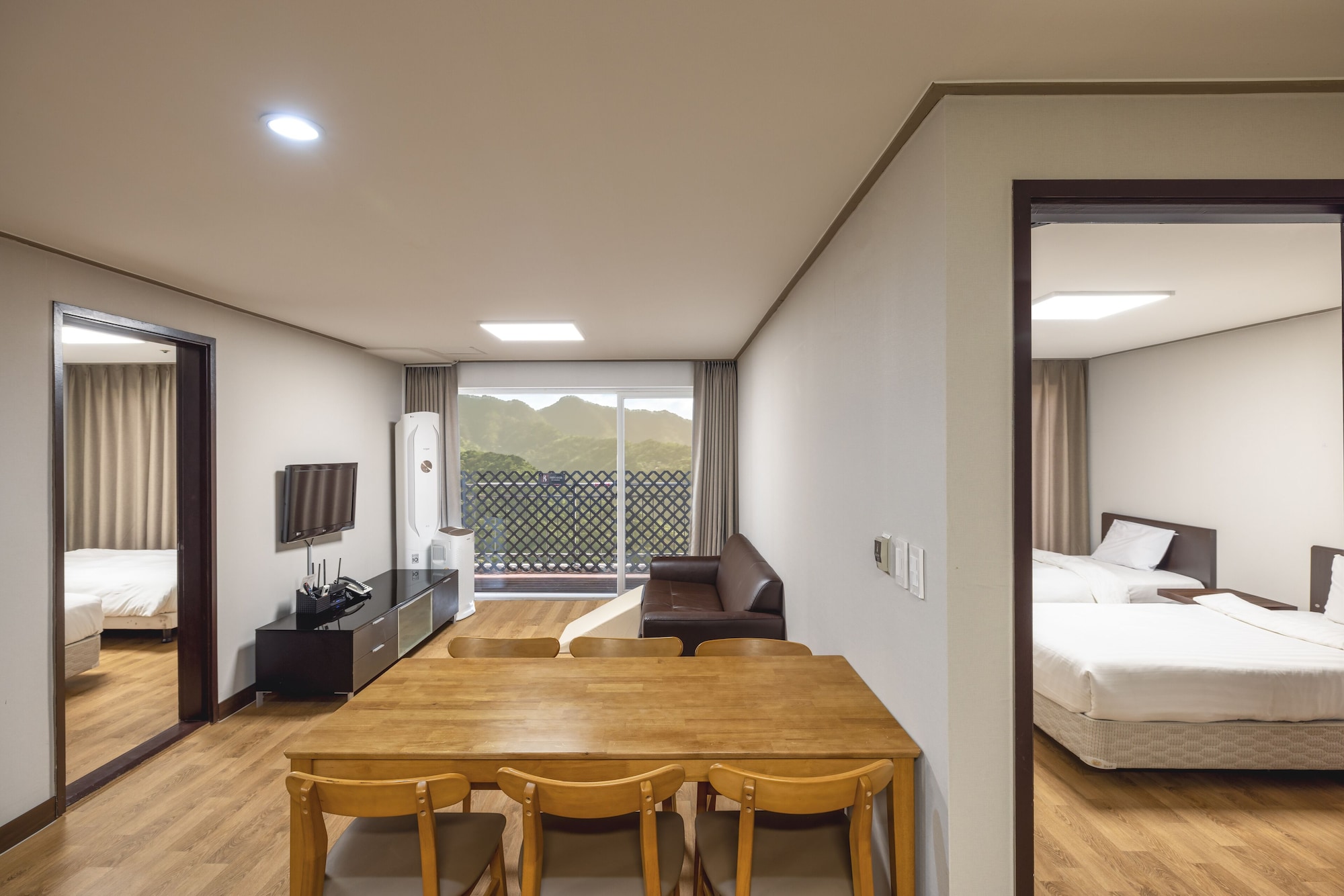 Kensington, Renovated, Royal, Suite, Double and Twin Beds, Pet Friendly