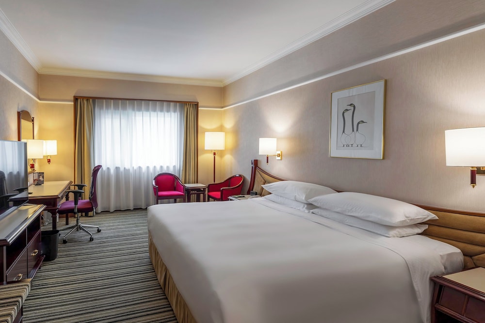 Standard, King Bed, Club Lounge Access, Metropark Lido Hotel 5/10