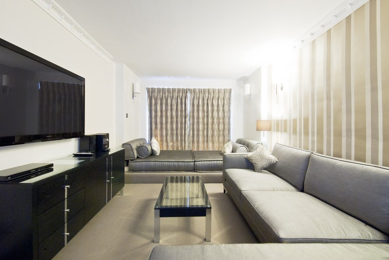Mayfair House 42/58