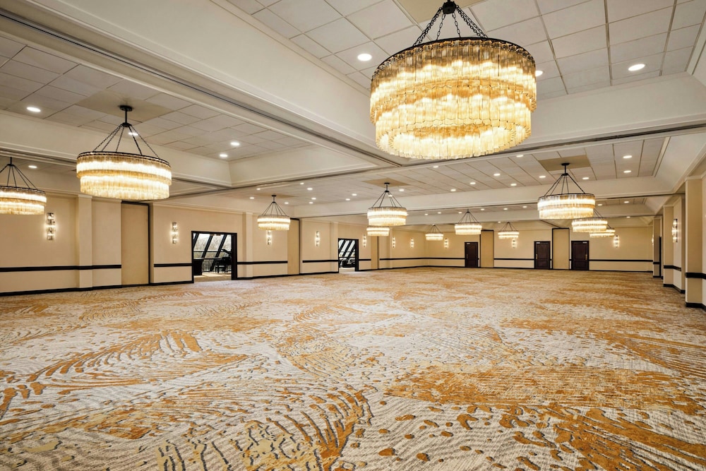 Crowne Plaza Dallas Near Galleria Addison 10/55