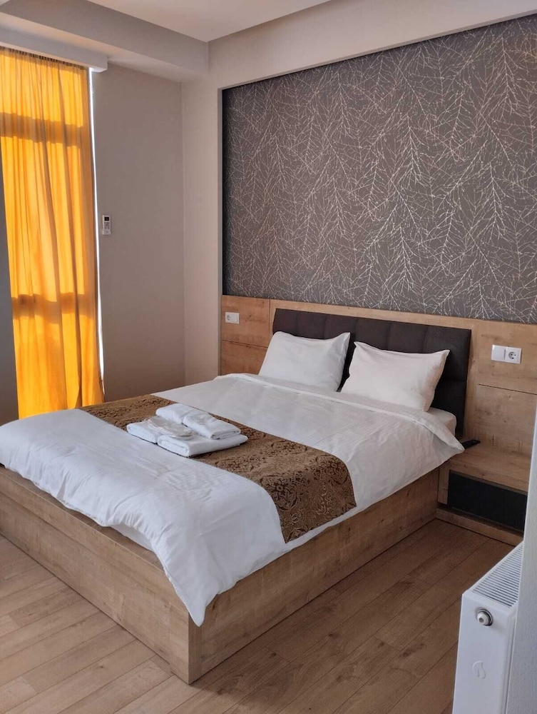 FAMILY, TRIPLE