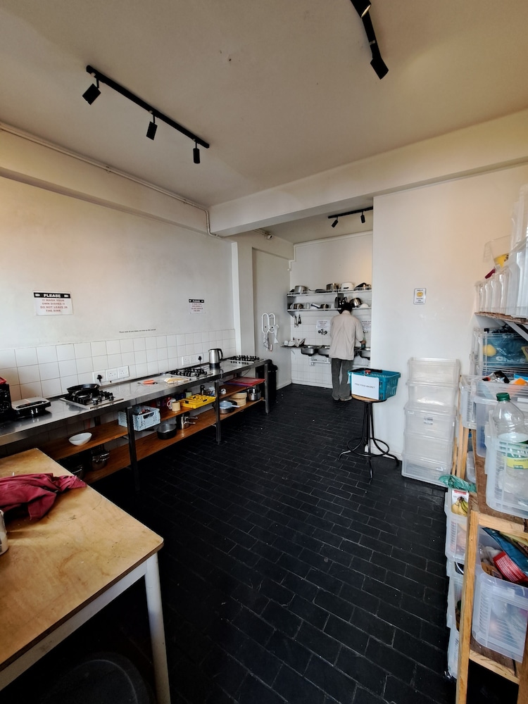 Long Street Backpackers - Adults Only 36/50