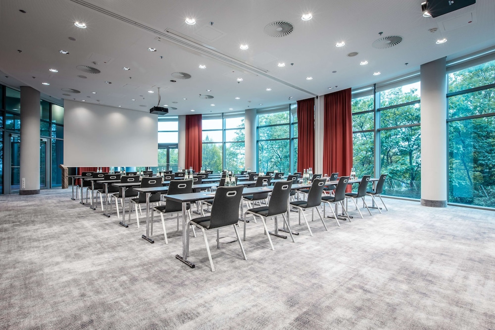 Radisson Blu Hotel, Frankfurt 59/67
