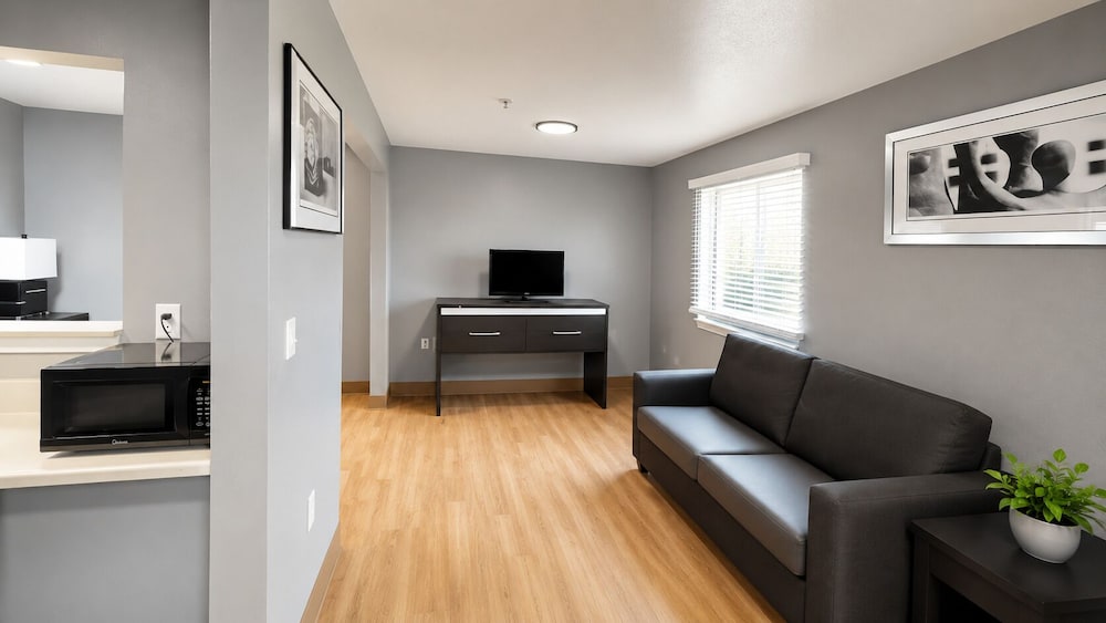 Welcome Suites Hazelwood Extended Stay Hotel 34/59