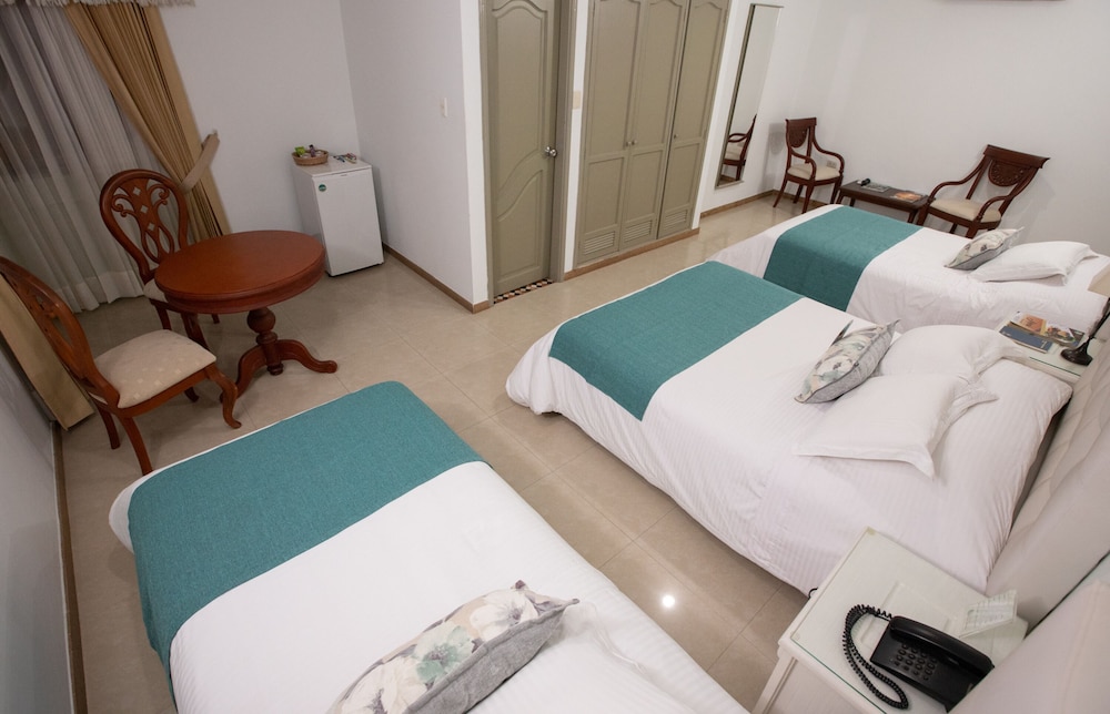 Hotel Costa Bonita 37/61