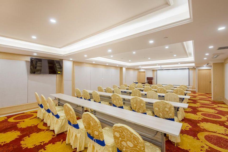 Vienna International Hotel (Nanjing Zhushan Road Metro Station) 27/29