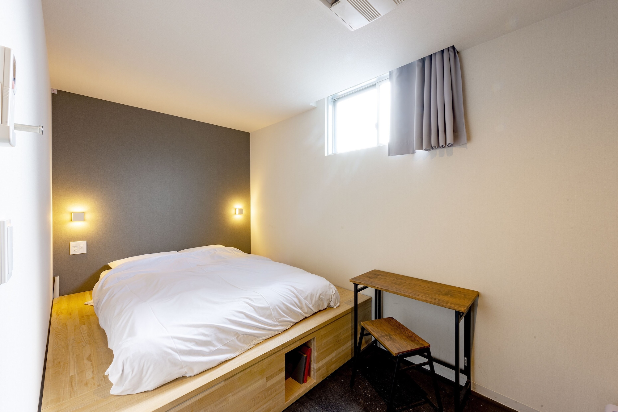 SUPERIOR, DOUBLE BED, SHARED BATHROOM