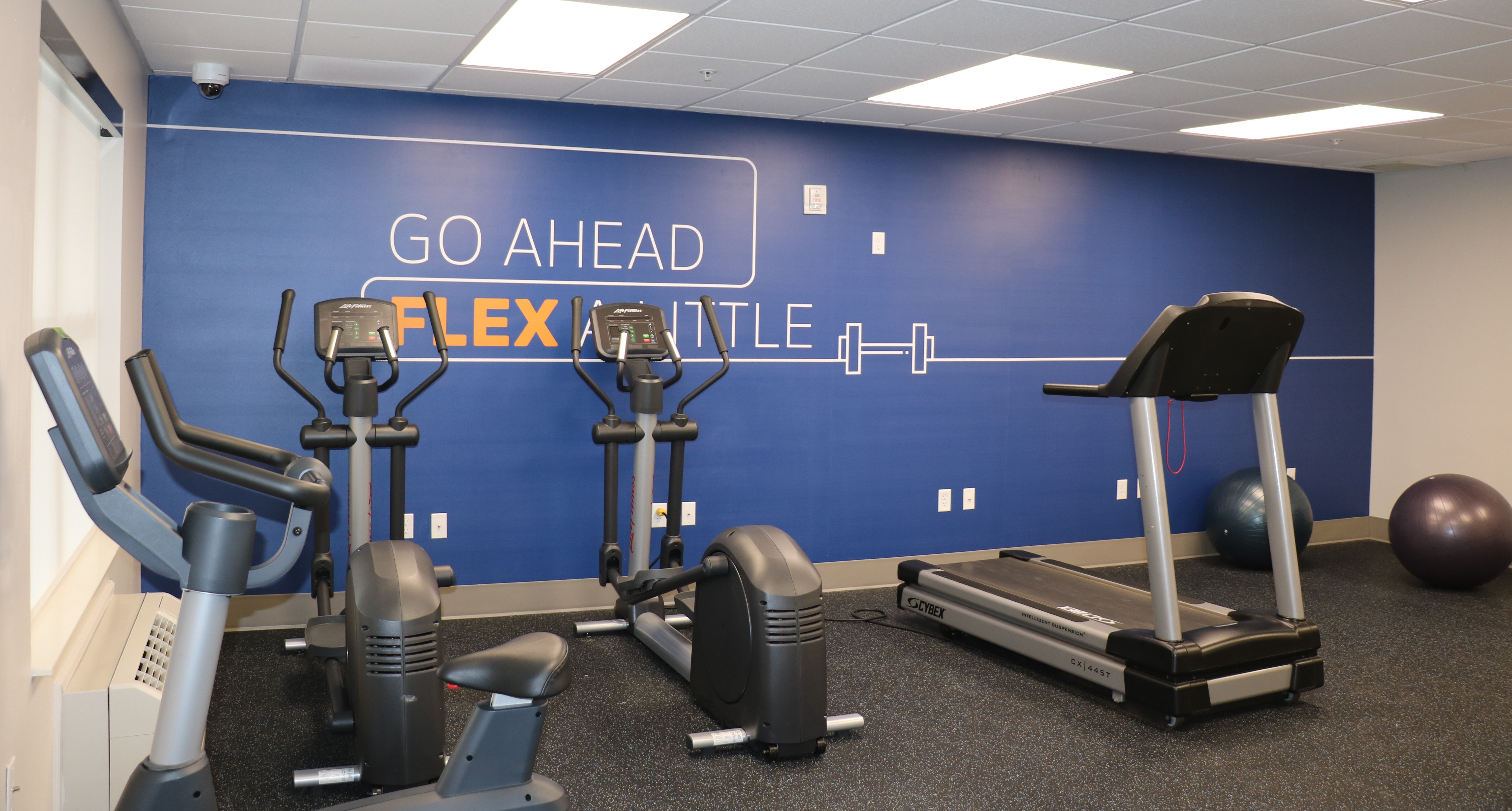 Holiday Inn Express & Suites Marquette, an IHG Hotel 27/50