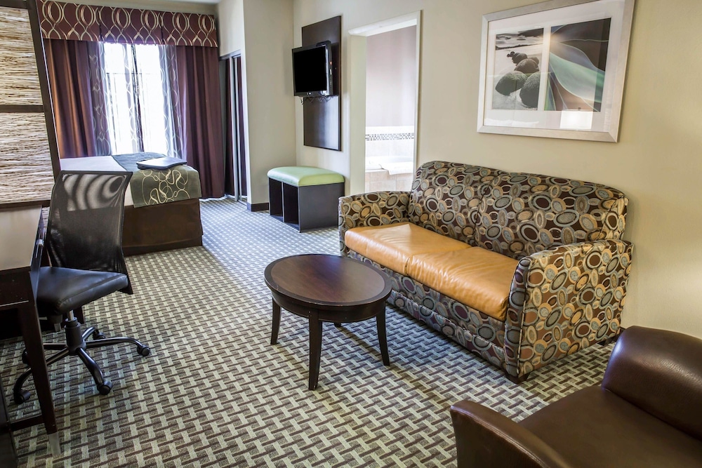 Comfort Suites New Bern near Cherry Point 38/65