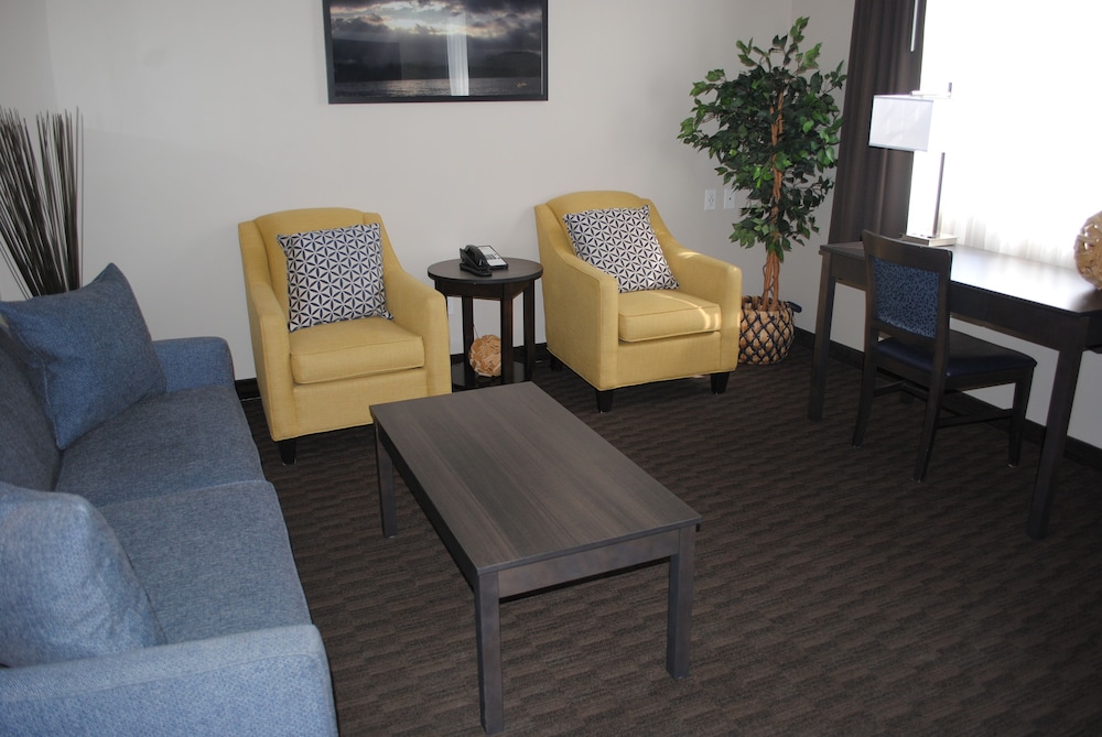 Days Inn & Suites By Wyndham Lindsay 27/43