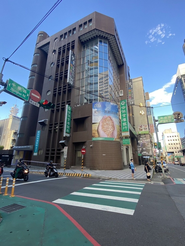 191 Hotel 49/62