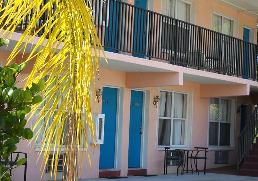 Conty Apos S Motel 6/61