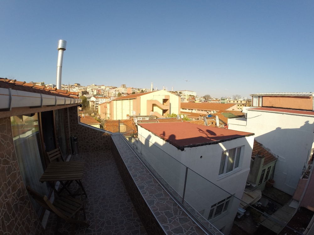 Meydan Suites 43/50