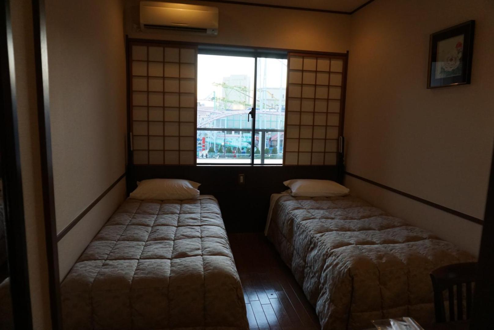 Yokohama Minato Mirai Manyo Club 11/50