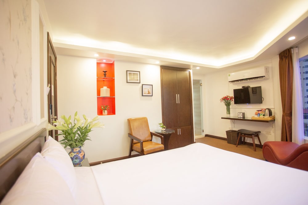 Dinh Hotel 13/24