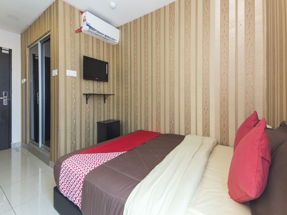 OYO 439 Night Queen Hotel (ex. Night Queen Hotel) 10/32