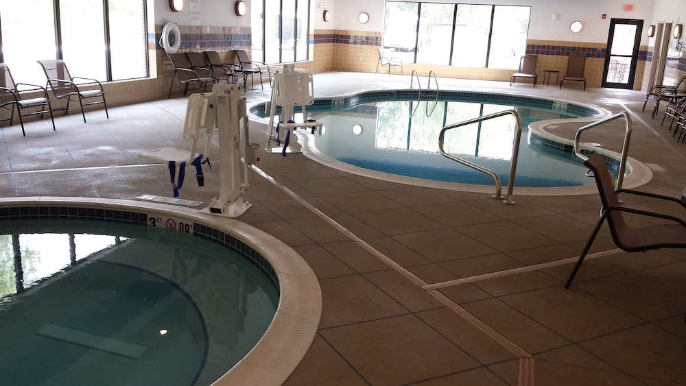 Holiday Inn Express Hotel And Suites Cambridge 28/45