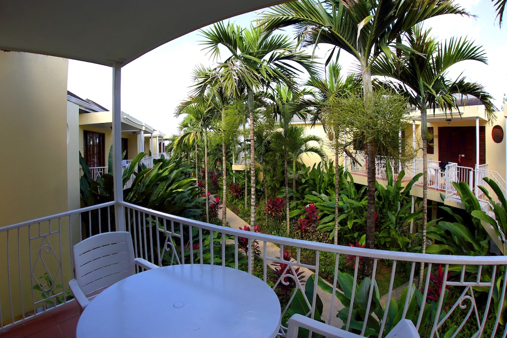Negril Palms 8/55