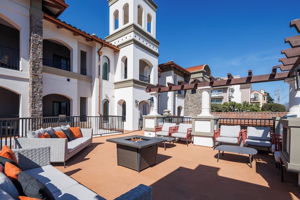 La Quinta Inn & Suites by Wyndham Santa Cruz 37/47