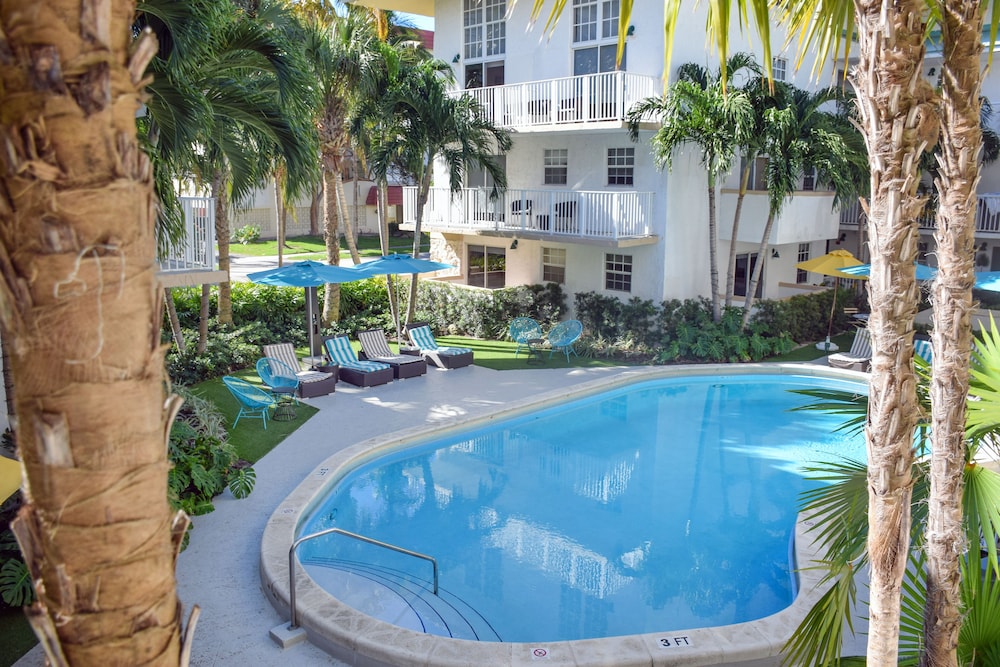 Coral Reef Suites 64/75