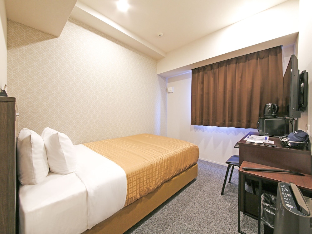 ROOM, SINGLE, SMOKING