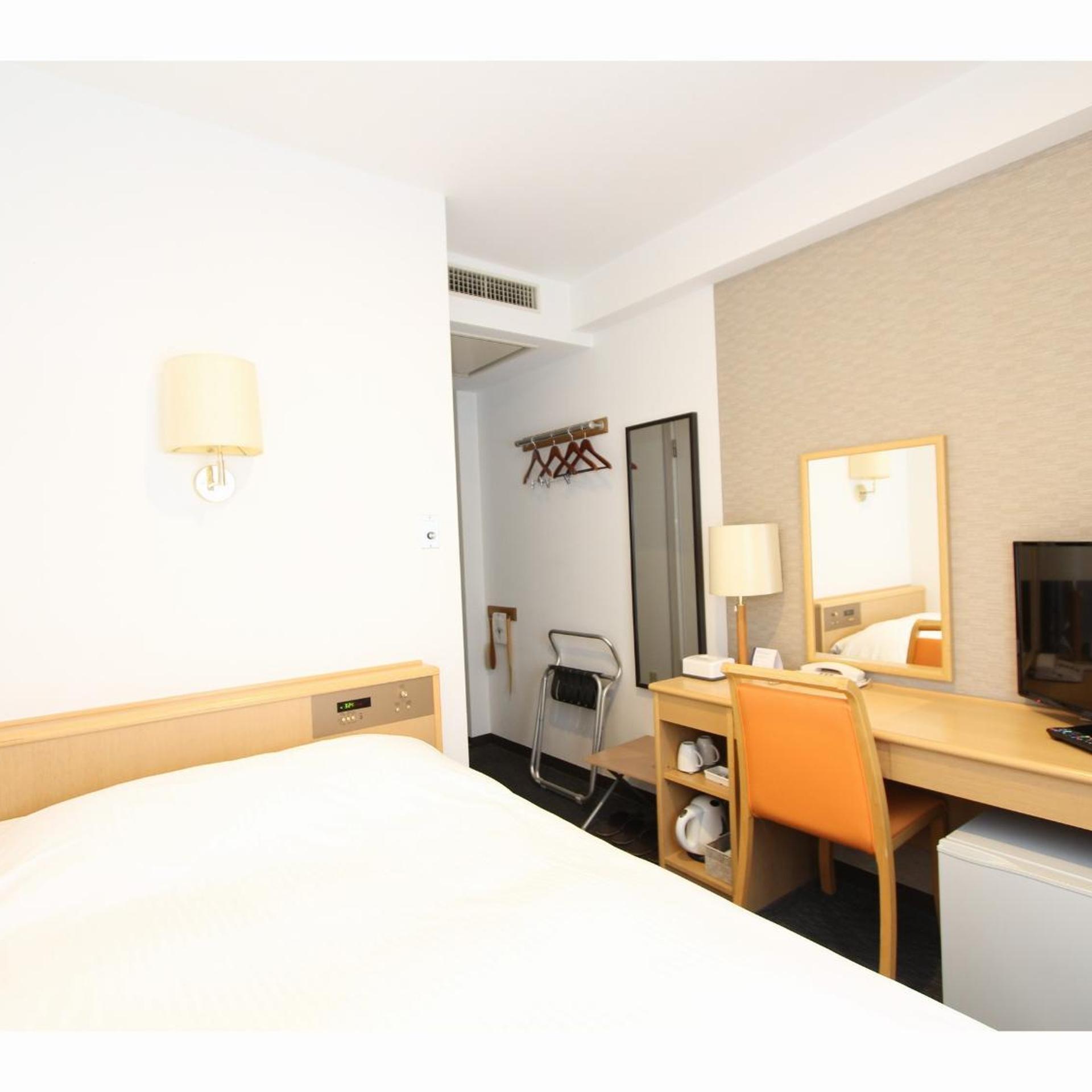 Room, Single, Smoking