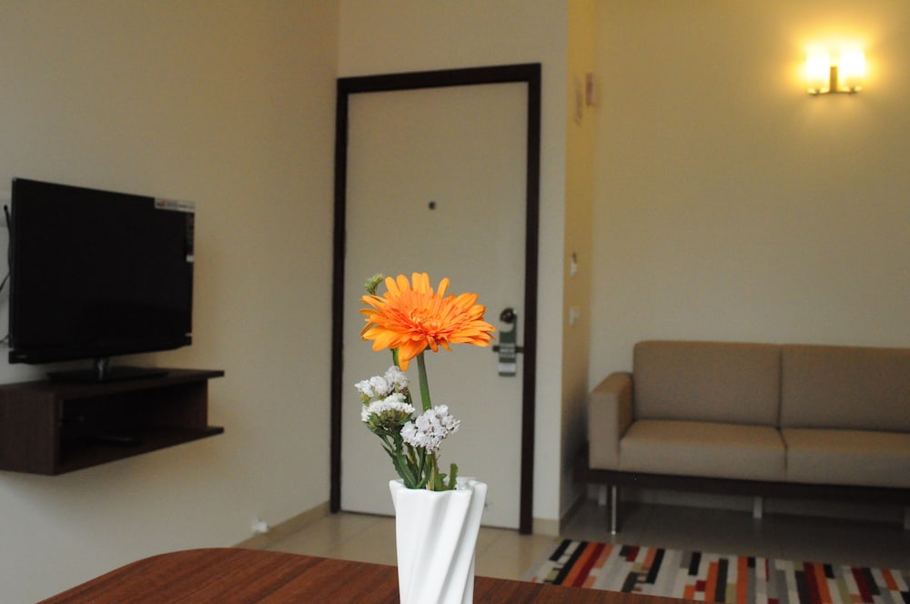 Ixora Suites 30/46