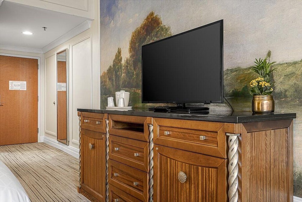 Holiday Inn Express Long Beach 15/63