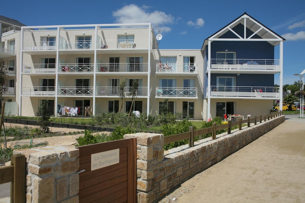 Residence Vacanceole Le Domaine de Bertheaume 8/66