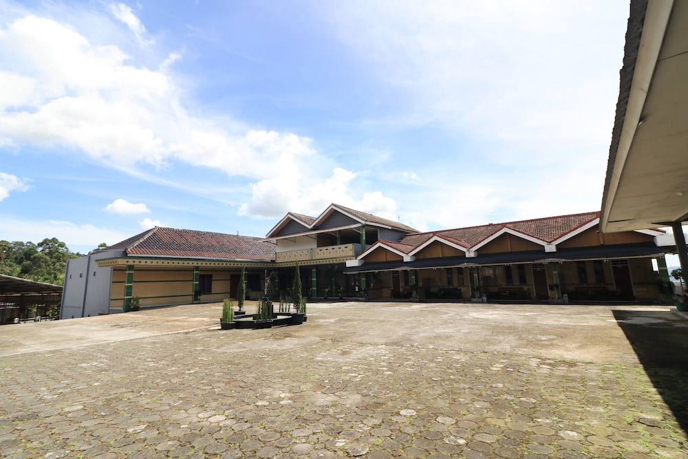 Abang Hotel Ciwidey 49/58