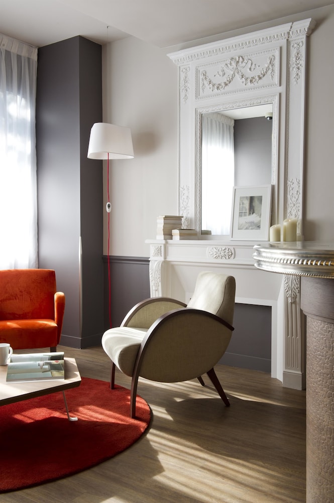 Hotel Magenta 38 by Happyculture 68/71